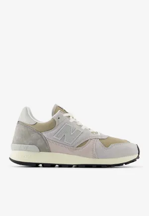 475 Low-Top Sneakers in Stoneware with Brighton Grey and Moonrock