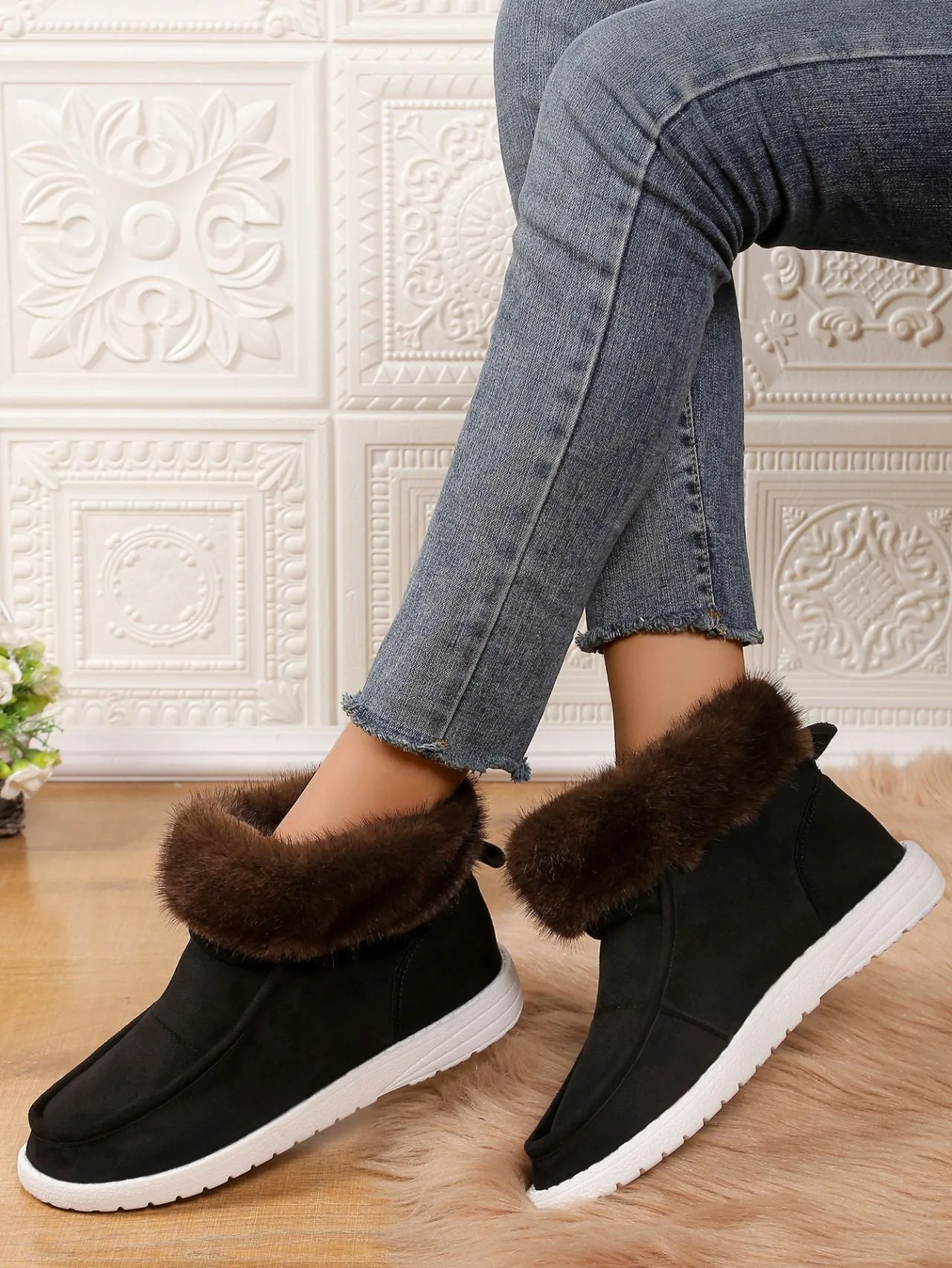 binfenxie  -  Faux Fur Suede Round Toe Sneakers