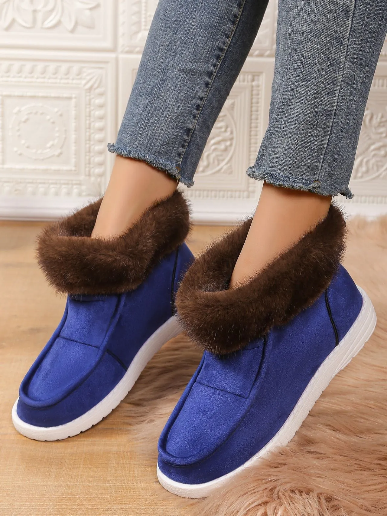 binfenxie  -  Faux Fur Suede Round Toe Sneakers