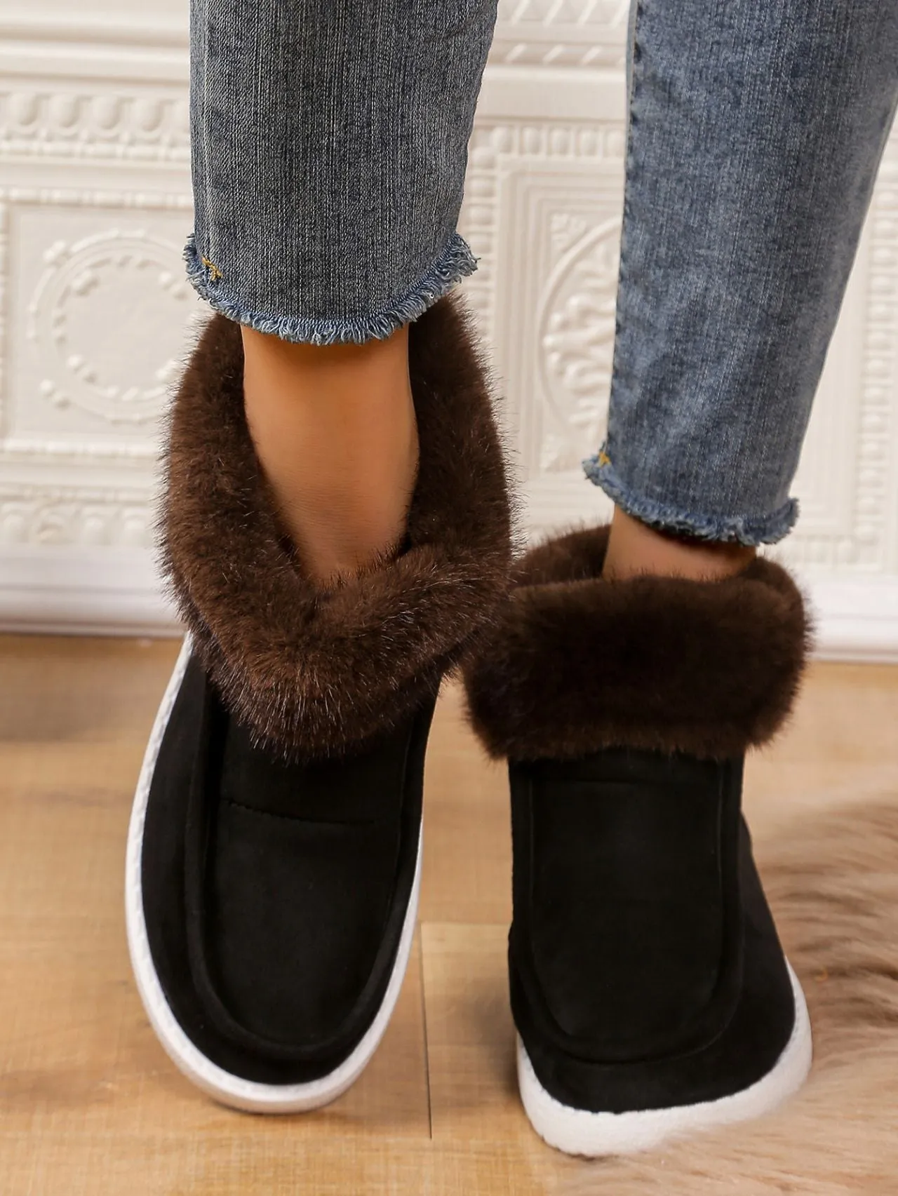 binfenxie  -  Faux Fur Suede Round Toe Sneakers