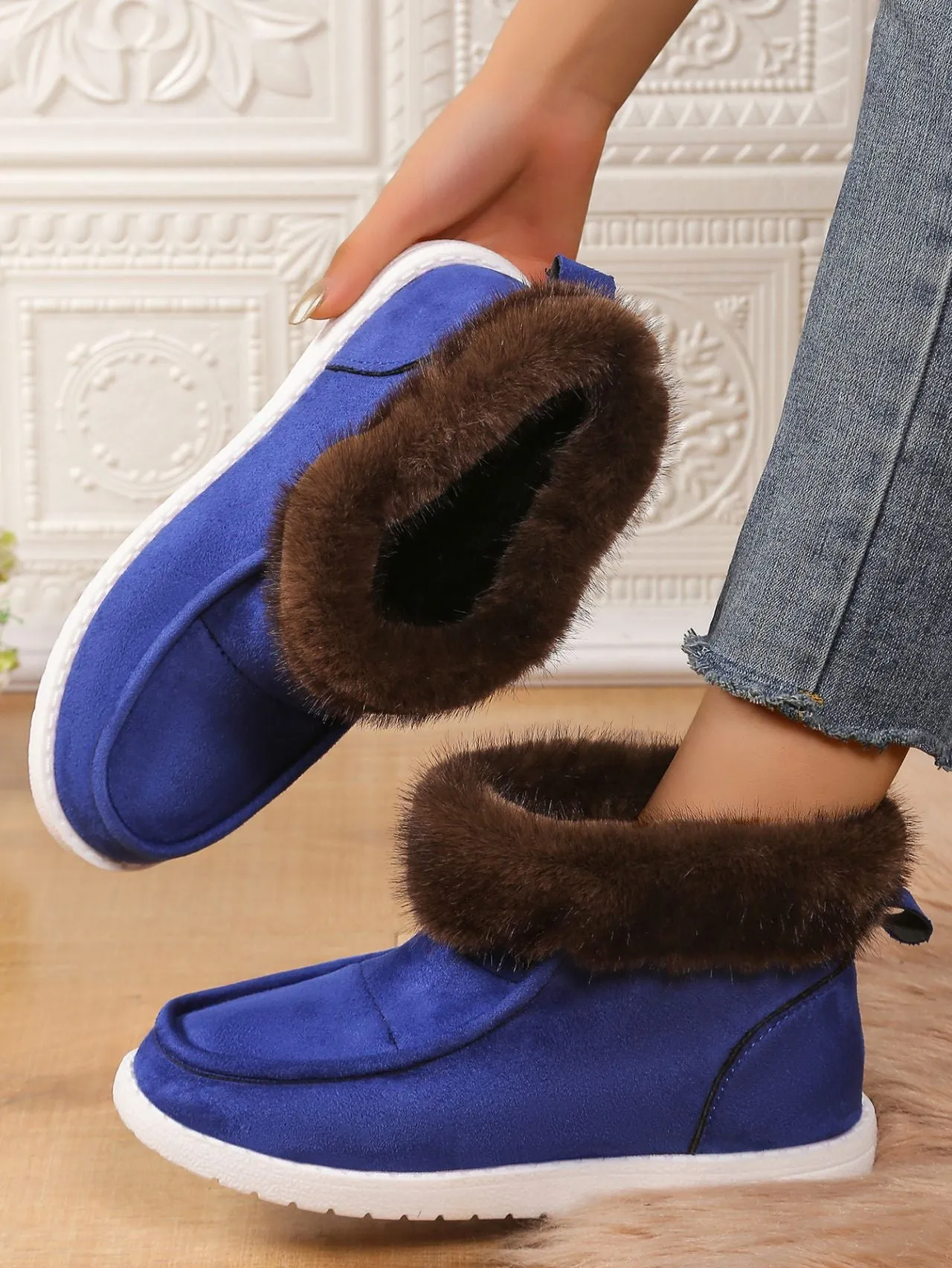 binfenxie  -  Faux Fur Suede Round Toe Sneakers