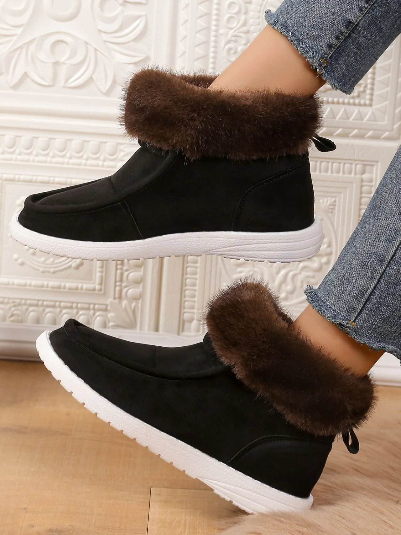 binfenxie  -  Faux Fur Suede Round Toe Sneakers