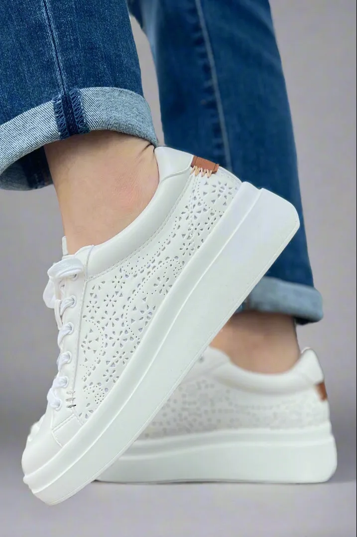 Everlie Flatform Sneaker - White