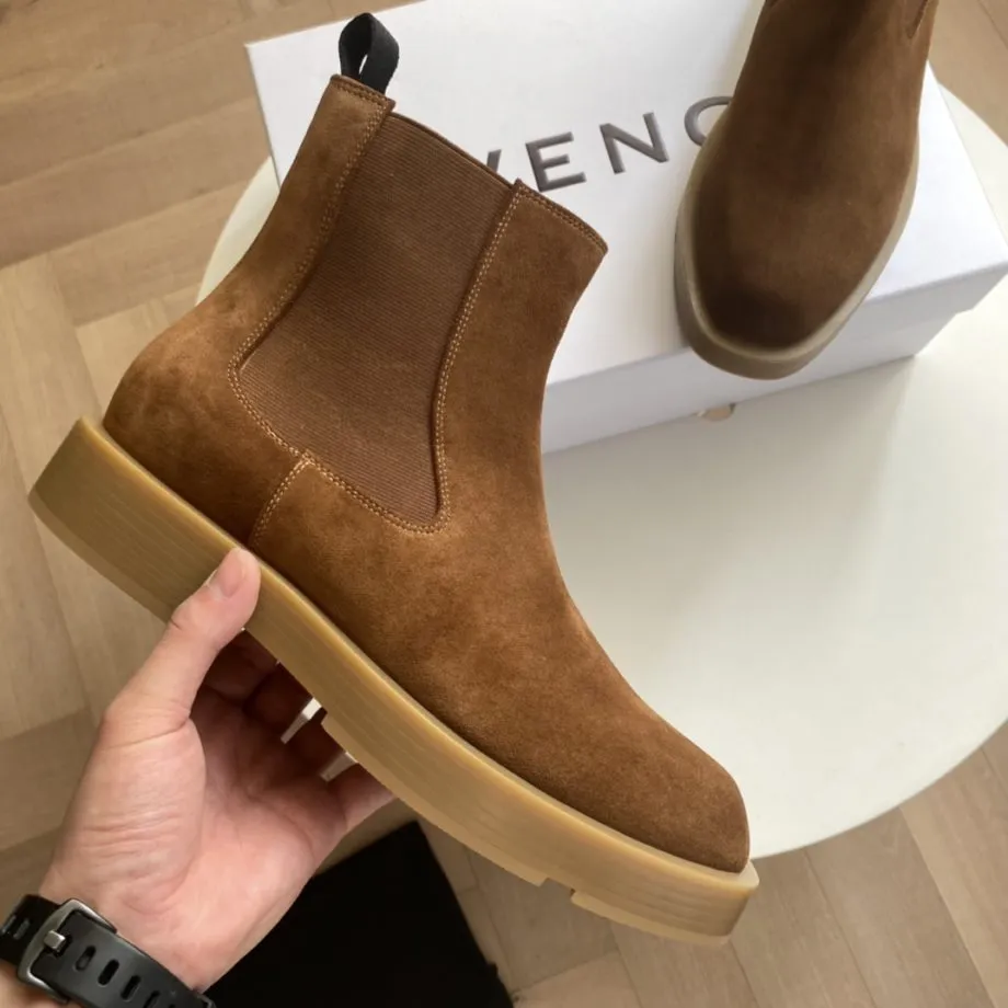 Given Chelsea Boots In Smooth Box Brown For Men GVC