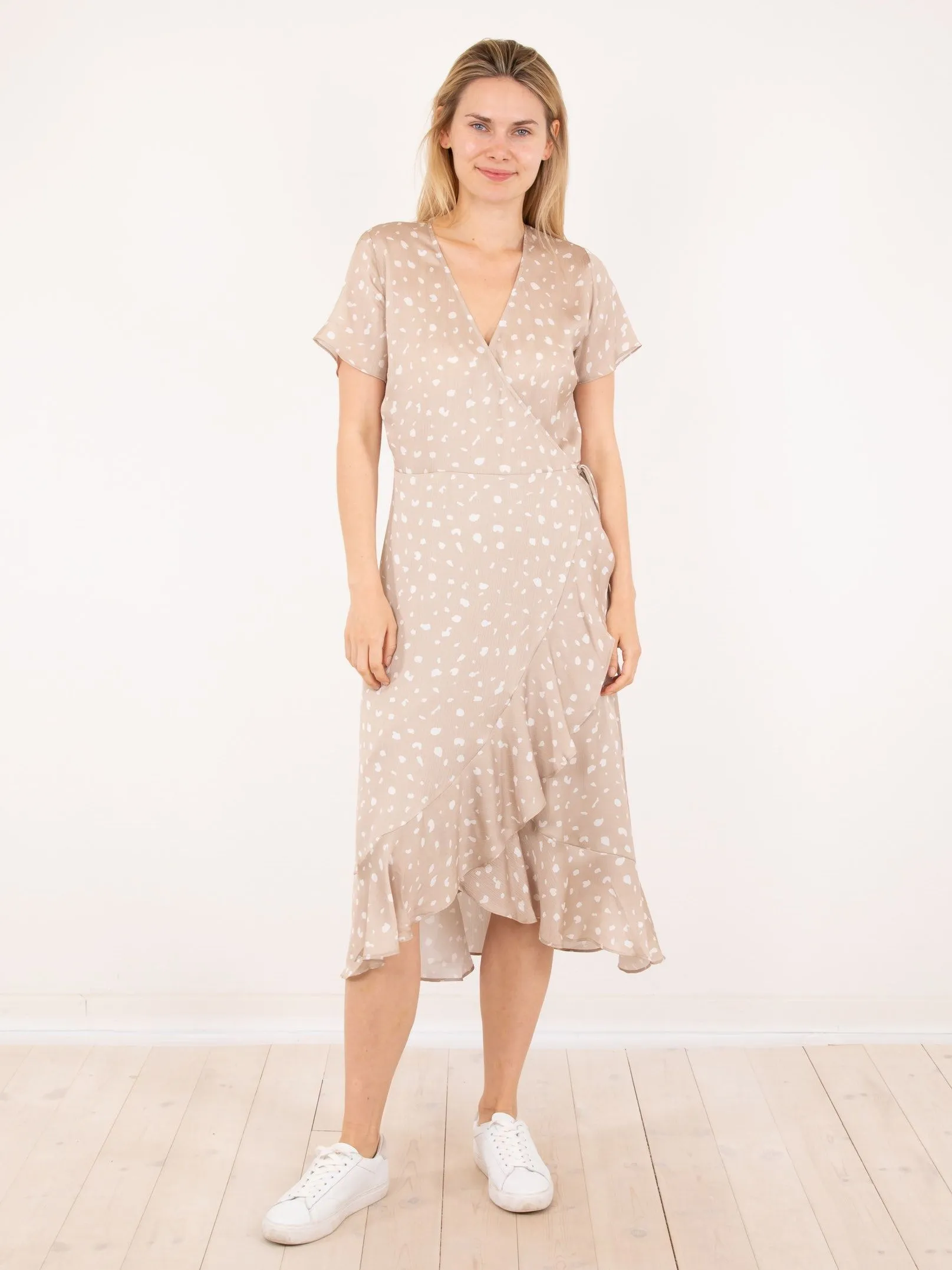 Magga Elegant Dot Dress - Sand