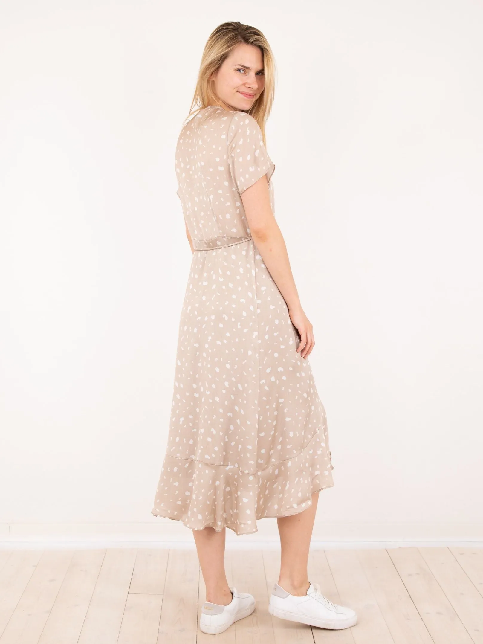 Magga Elegant Dot Dress - Sand